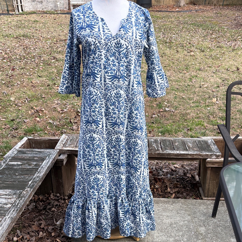 Livro Blue And White Floral Maxi Dress